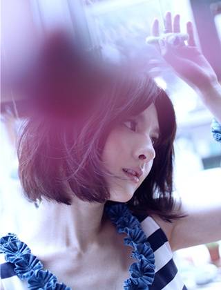 郭静在树上唱歌的狮子座公主