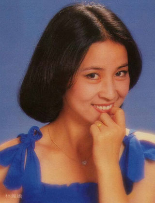 水瓶林凤娇:当成龙妻太苦